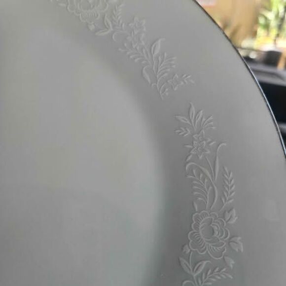 Noritake Reina 6450Q Plates Set of 3 10.5" Ceramic White w/White Flowers - Picture 7 of 7